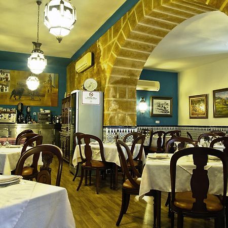 Hostal El Caballo Blanco Осуна Екстериор снимка