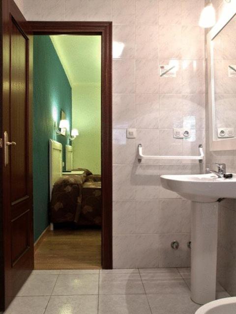 Hostal El Caballo Blanco Осуна Екстериор снимка